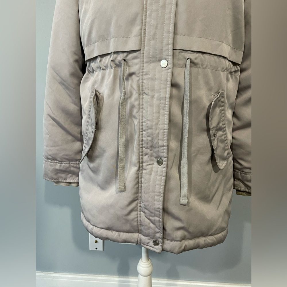 Hollister Women’s Parka - Picture 3 of 16